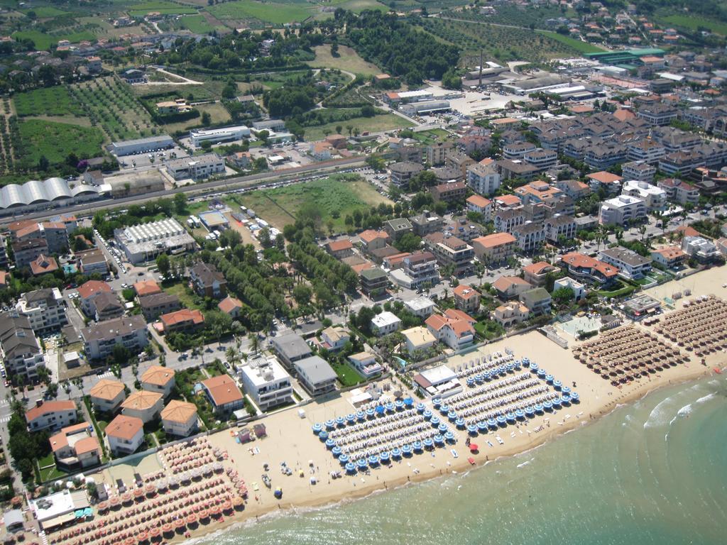 Holiday Dreams Apartment Francavilla Al Mare Exterior photo